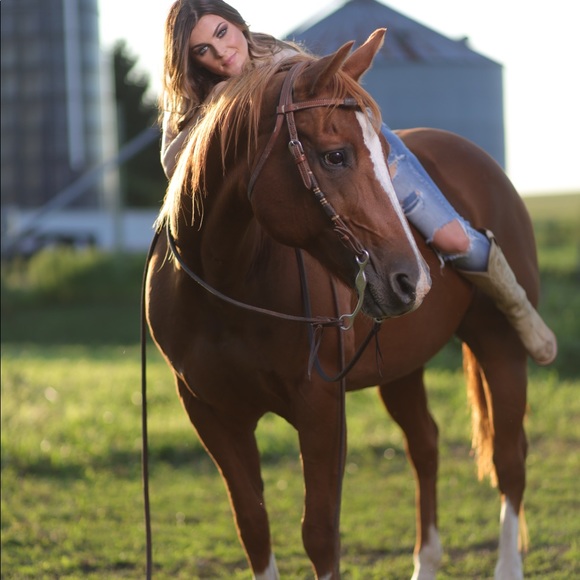 Meet your Posher, Mercedes - Picture 1 of 1